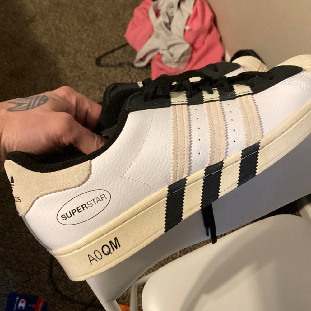 Adidas superstars